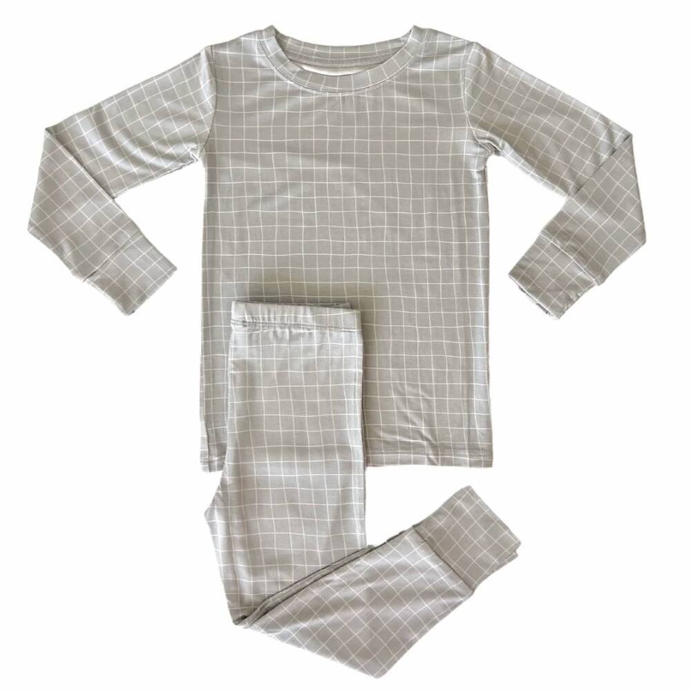 NEW IN MY JAMMERS kids' grid long sleeve two-piece pajama set in grey